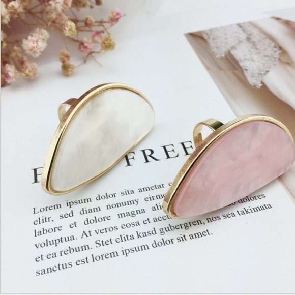 Adjustable Oval Exaggerated Acrylic Resin Geometric Rose-Gold Ring - Picture 4 of 8